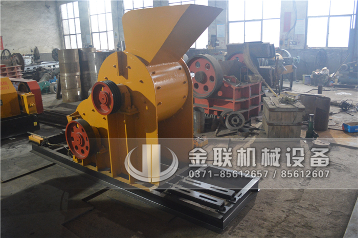 選購碎煤機(jī)用哪種機(jī)械設(shè)備好，有哪些顯著的優(yōu)勢(shì)？
