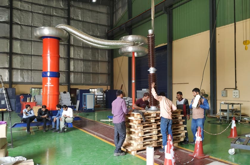 國(guó)電西高遠(yuǎn)赴印度為客戶維修串聯(lián)諧振設(shè)備