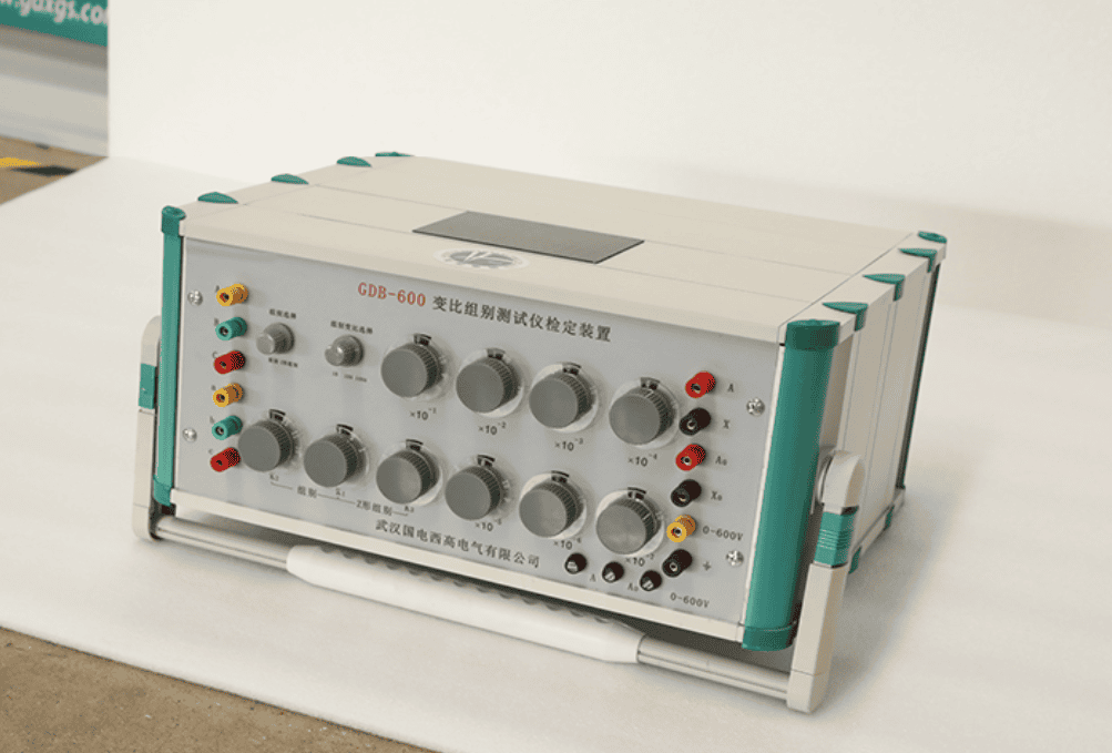 變比組別測試儀檢定裝置儀器側面